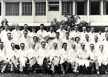 TURMA INICIAL DA FACULDADE DE MEDICINA DE RIBEIRÃO PRETO COMPLETA 60 ANOS